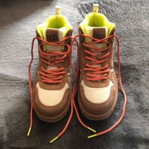 Ugg boots size 7.5 barely worn